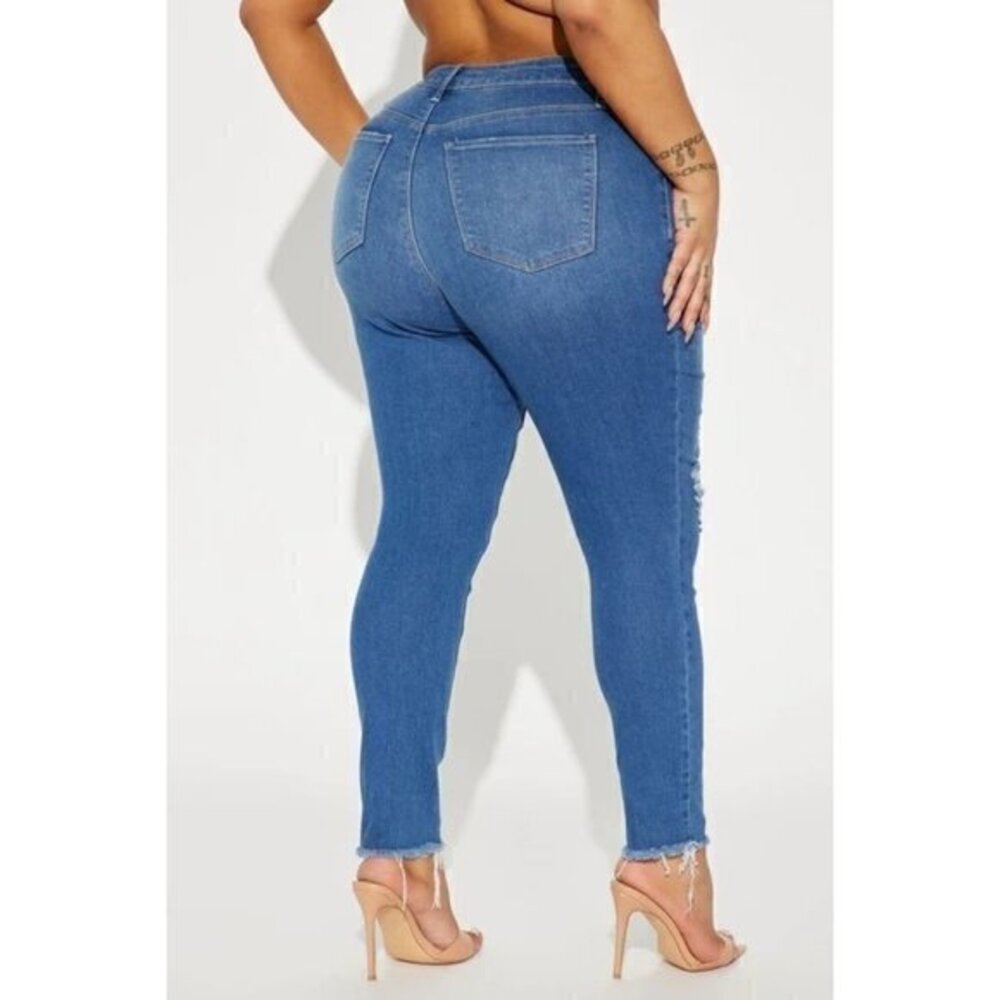 Stuck In A Daydream Ripped Skinny Jeans Medium Wash‎ Size 16 Plus RefFNB